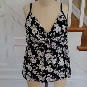 TROPICAL ESCAPES Floral Black White Tankini Size 18
